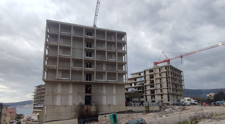 Gradilišta u Herceg Novom i borba sa prirodom